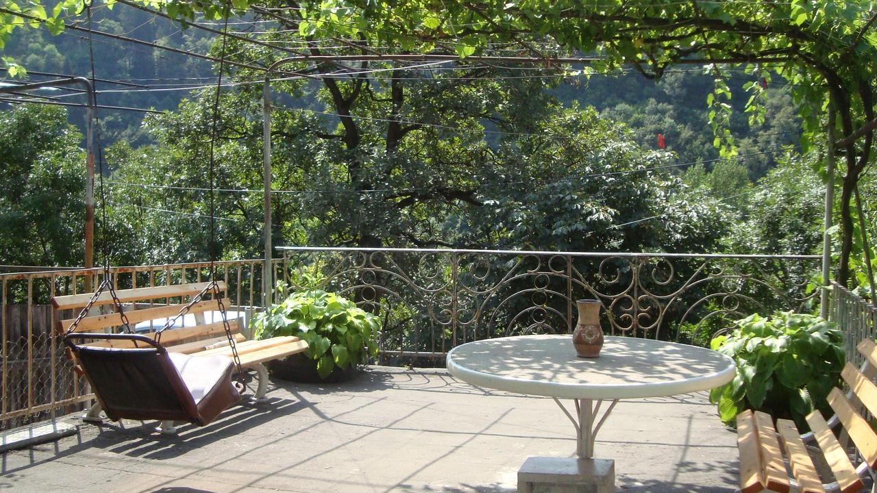 Guesthouse Valeria Borjomi Esterno foto